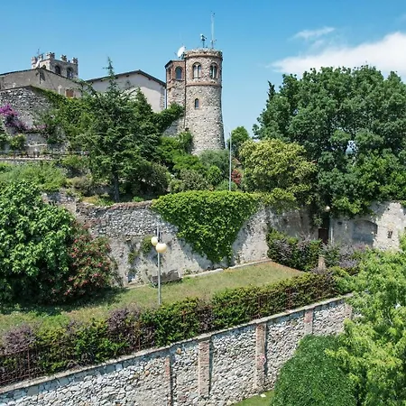 Castle Retreat- Lake And Attractions In 120mt Apartament *
