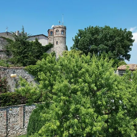 Castle Retreat- Lake And Attractions In 120mt