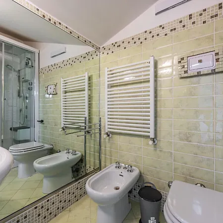 Castle Retreat- Lake And Attractions In 120mt * Desenzano del Garda